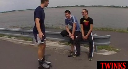 Amateur twink dickblowing in trio until mouth spermed