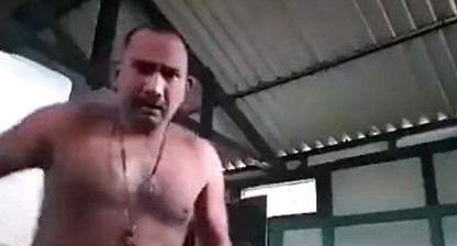 macho vergon con la verga bien parada