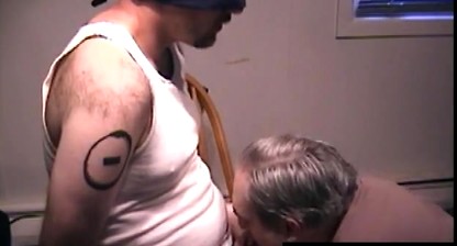 Blindfold straighty dick blown by mature DILF for cum