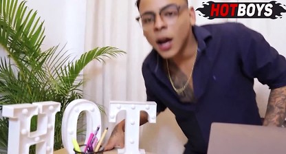 Gifted guy fucking the young guy&excl;
