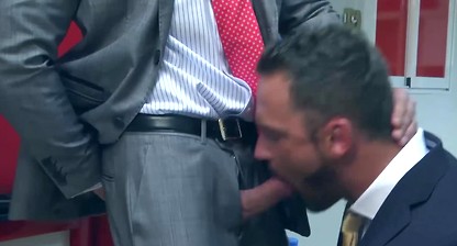 Passionate kissing and ass ramming by colleagues Bulrog and Logan Moore